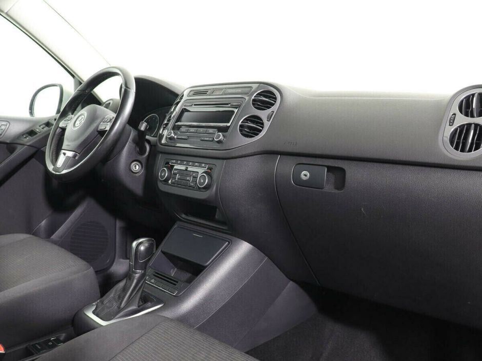 Volkswagen Tiguan 2.0 АКПП, 2012, 134 000 км фото 8
