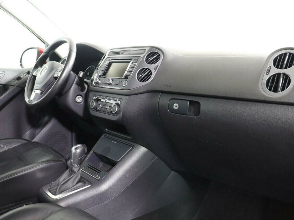 Volkswagen Tiguan 2.0 АКПП, 2012, 134 000 км фото 8
