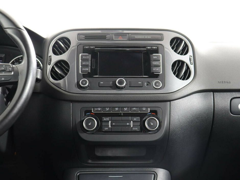 Volkswagen Tiguan 2.0 АКПП, 2012, 134 000 км фото 9