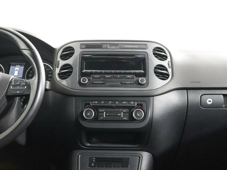 Volkswagen Tiguan 2.0 АКПП, 2012, 138 000 км фото 8