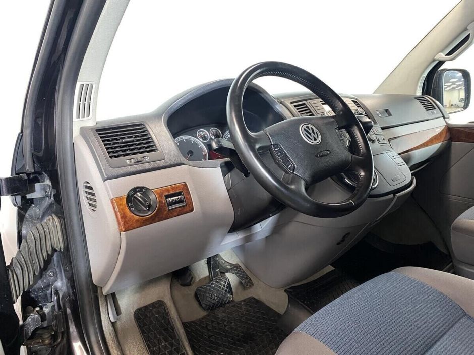 Volkswagen Multivan 3.2 АКПП, 2007, 197 000 км фото 5