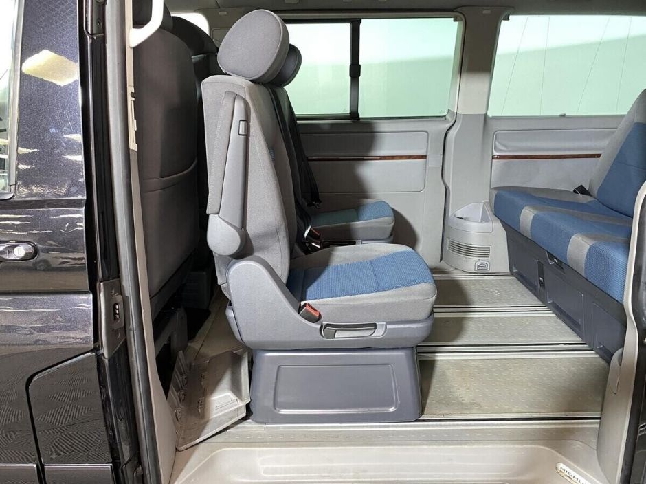 Volkswagen Multivan 3.2 АКПП, 2007, 197 000 км фото 8