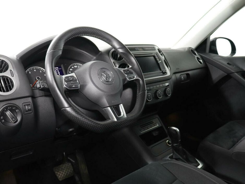 Volkswagen Tiguan 2.0 АКПП, 2012, 135 000 км фото 9