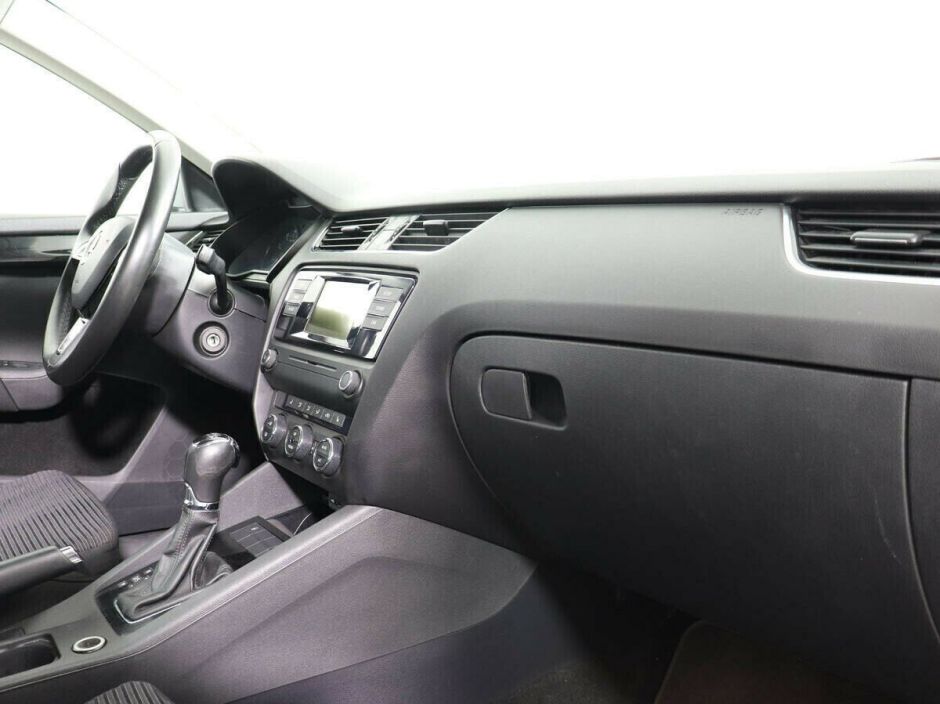 Skoda Octavia 1.4 РКПП, 2015, 102 000 км фото 8