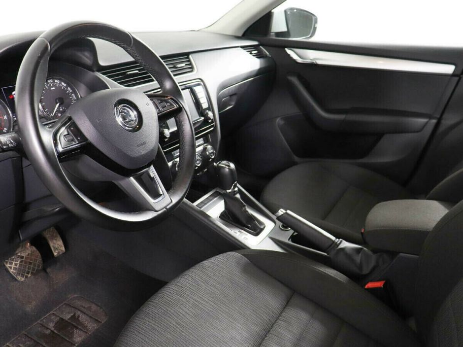 Skoda Octavia 1.4 РКПП, 2016, 98 000 км фото 8