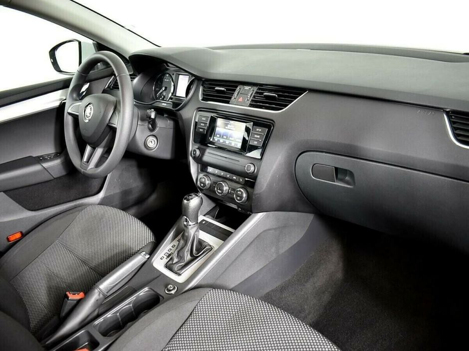 Skoda Octavia 1.4 РКПП, 2015, 110 000 км фото 5