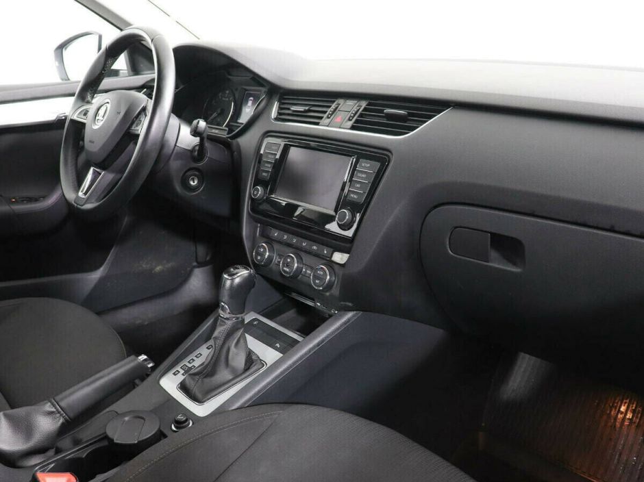 Skoda Octavia 1.4 РКПП, 2015, 106 000 км фото 6