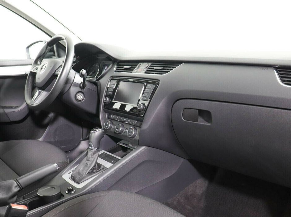 Skoda Octavia 1.8 РКПП, 2016, 88 000 км фото 7