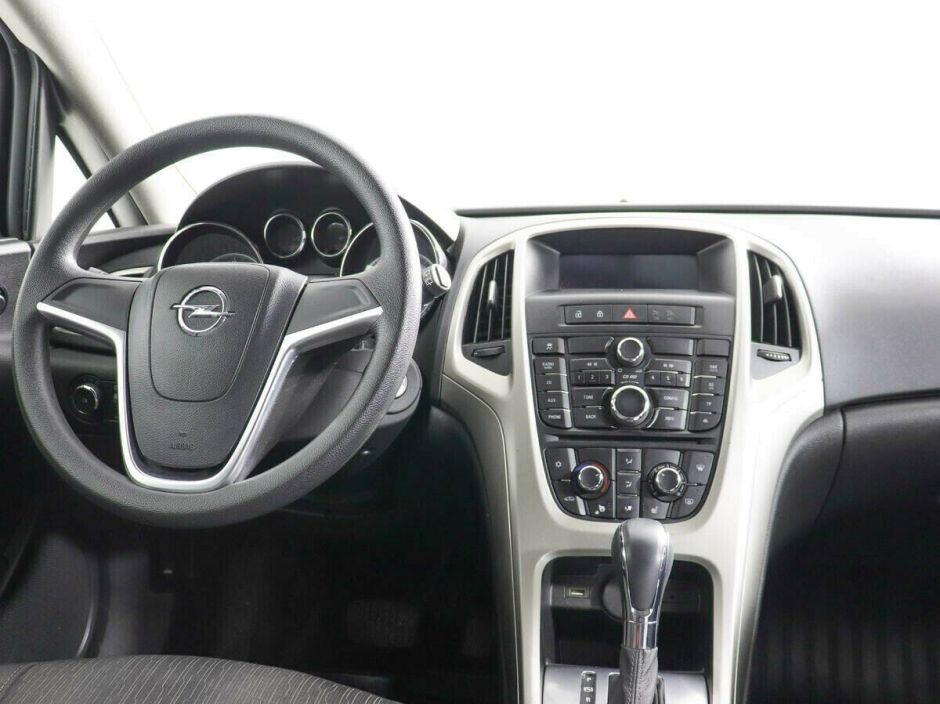 Opel Astra 1.6 АКПП, 2013, 130 000 км фото 6