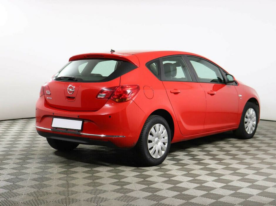 Opel Astra 1.6 МКПП, 2013, 129 000 км фото 3