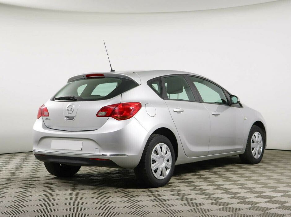 Opel Astra 1.6 МКПП, 2014, 119 000 км фото 3