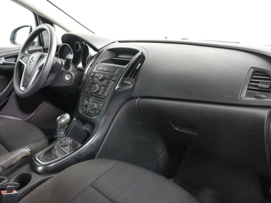 Opel Astra 1.6 МКПП, 2014, 119 000 км фото 8
