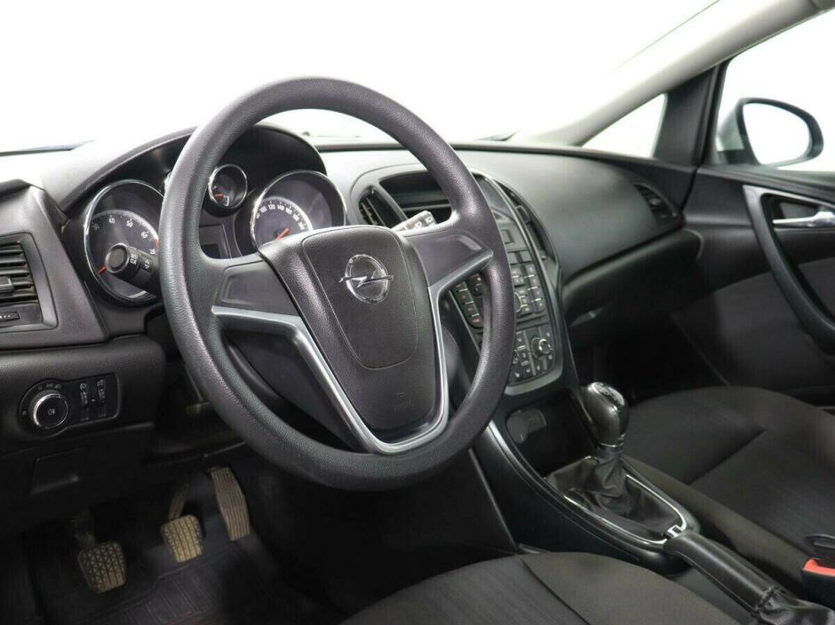 Opel Astra 1.6 МКПП, 2014, 119 000 км фото 9