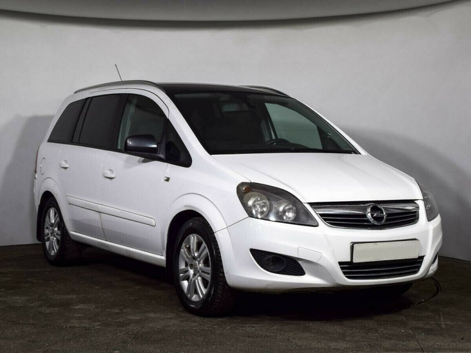 Opel Zafira 1.8 РКПП, 2013, 130 000 км фото 2