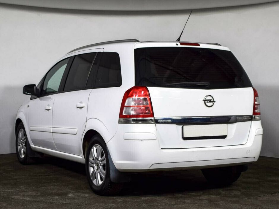 Opel Zafira 1.8 РКПП, 2013, 130 000 км фото 4