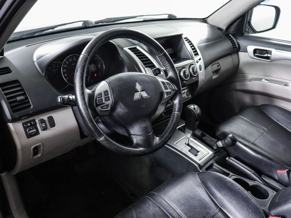 Mitsubishi Pajero Sport 2.5 АКПП, 2012, 141 000 км фото 5