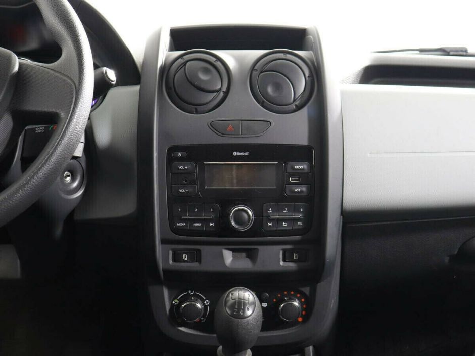 Renault Duster 1.6 МКПП, 2019, 61 000 км фото 6