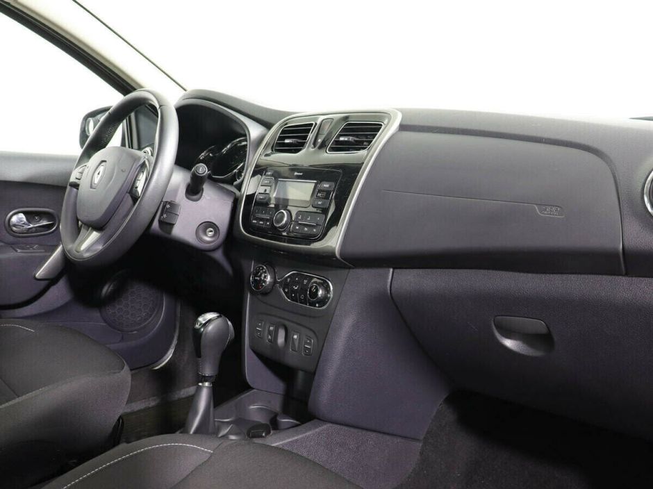 Renault Sandero 1.6 АКПП, 2017, 74 000 км фото 6