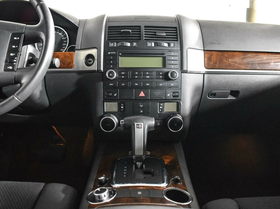 Volkswagen Touareg 2.5 АКПП, 2009, 179 000 км фото 6