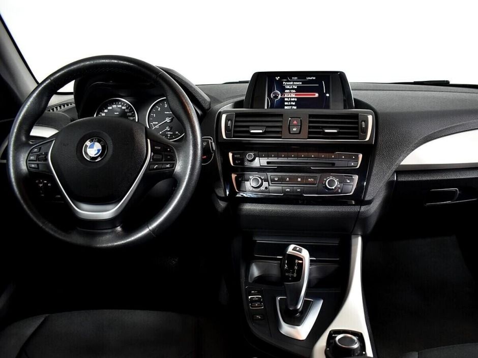 BMW 1 серии 1.5 АКПП, 2017, 86 000 км фото 7