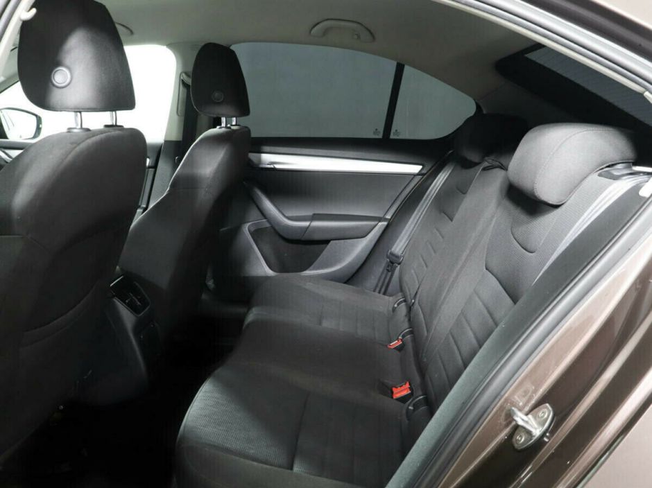 Skoda Octavia 1.8 РКПП, 2015, 100 000 км фото 6