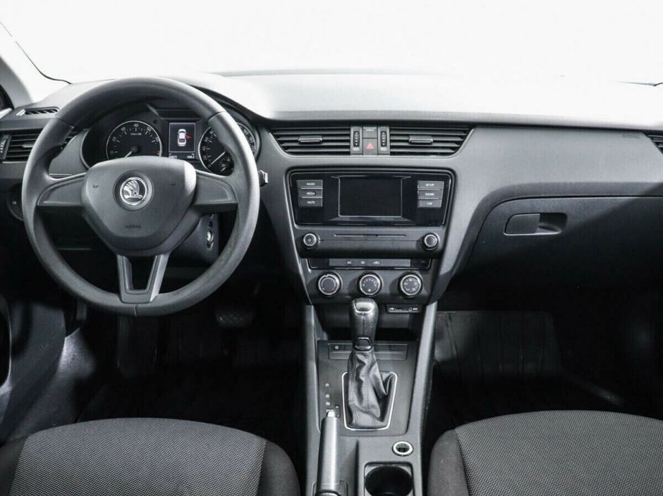 Skoda Octavia 1.6 АКПП, 2015, 110 000 км фото 9