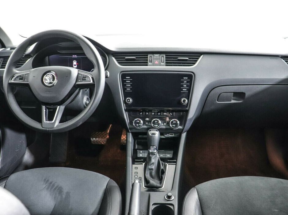 Skoda Octavia 1.8 РКПП, 2017, 81 000 км фото 5