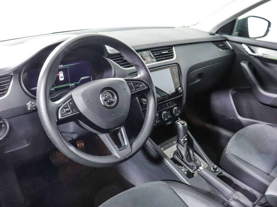 Skoda Octavia 1.8 РКПП, 2017, 81 000 км фото 7