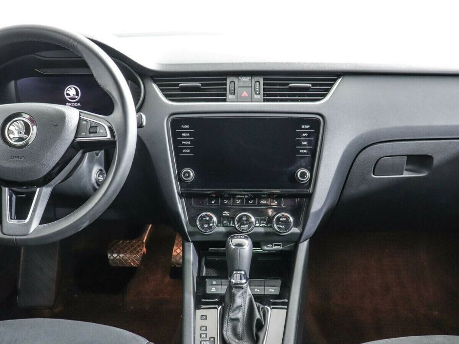 Skoda Octavia 1.8 РКПП, 2017, 81 000 км фото 8