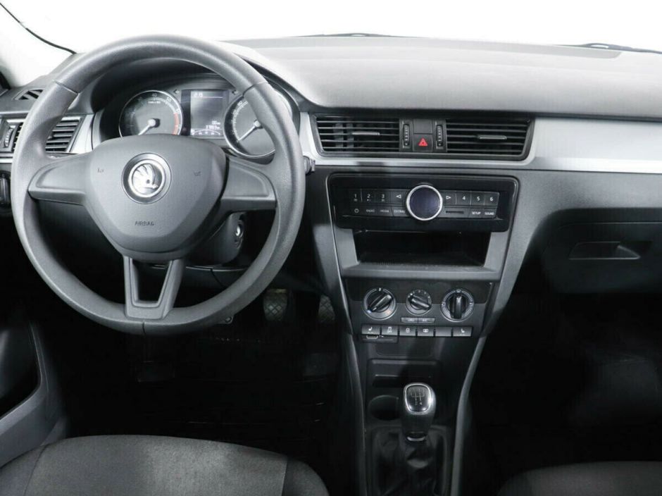 Skoda Rapid 1.6 МКПП, 2018, 71 000 км фото 6