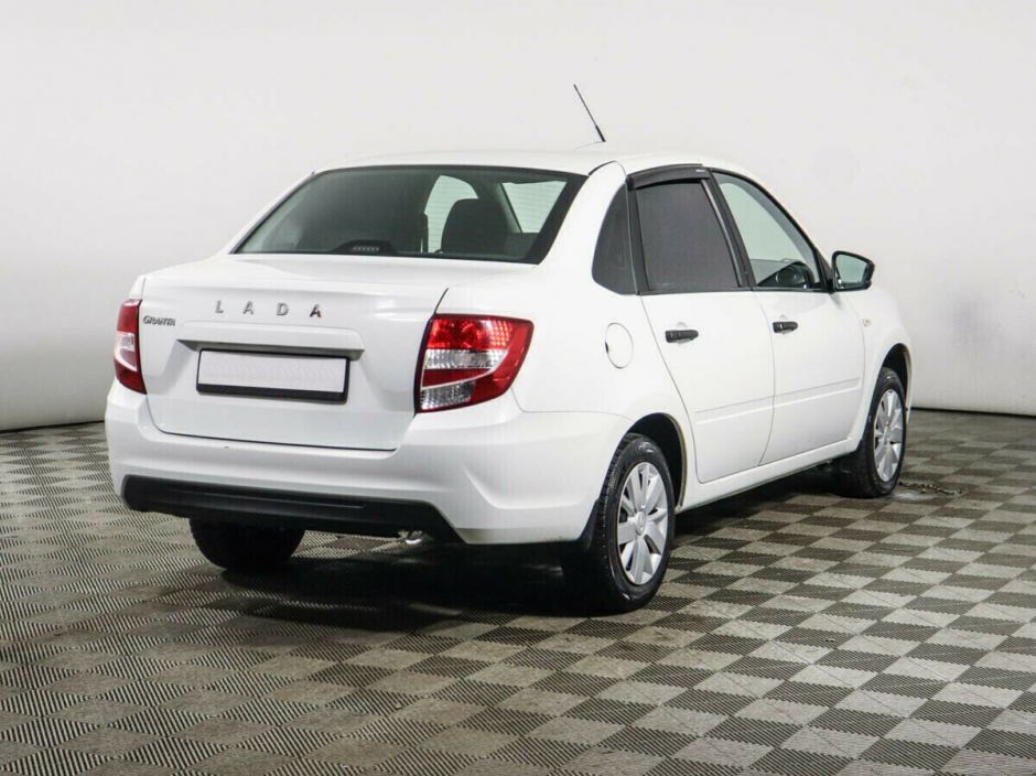 LADA (ВАЗ) Granta 1.6 МКПП, 2019, 59 000 км фото 3
