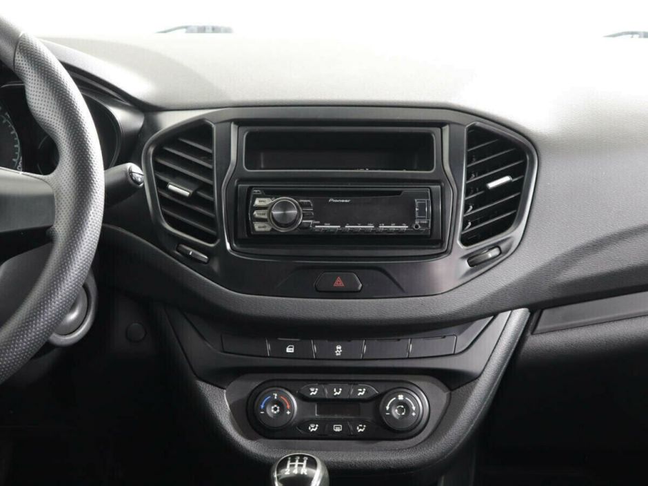 LADA (ВАЗ) Vesta 1.6 МКПП, 2016, 85 000 км фото 8