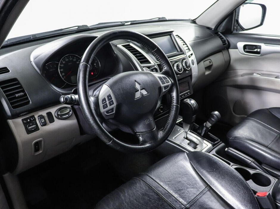 Mitsubishi Pajero Sport 2.5 АКПП, 2013, 120 000 км фото 5