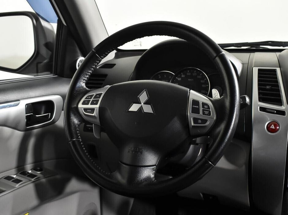 Mitsubishi Pajero Sport 2.5 АКПП, 2013, 125 000 км фото 6