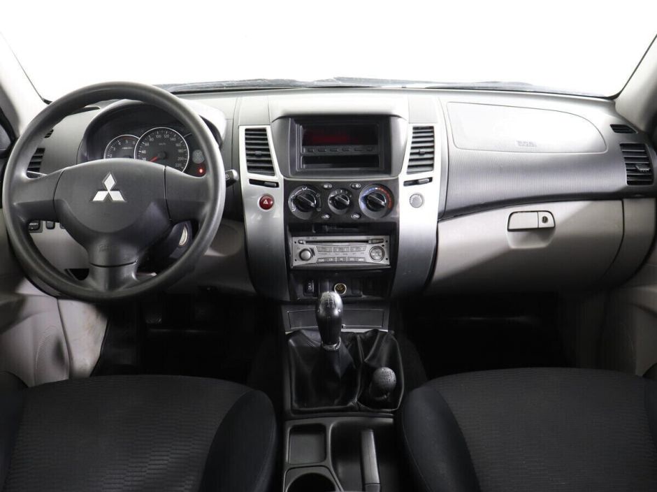 Mitsubishi Pajero Sport 2.5 МКПП, 2013, 134 000 км фото 6