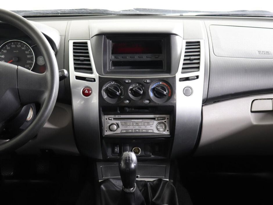 Mitsubishi Pajero Sport 2.5 МКПП, 2013, 134 000 км фото 7