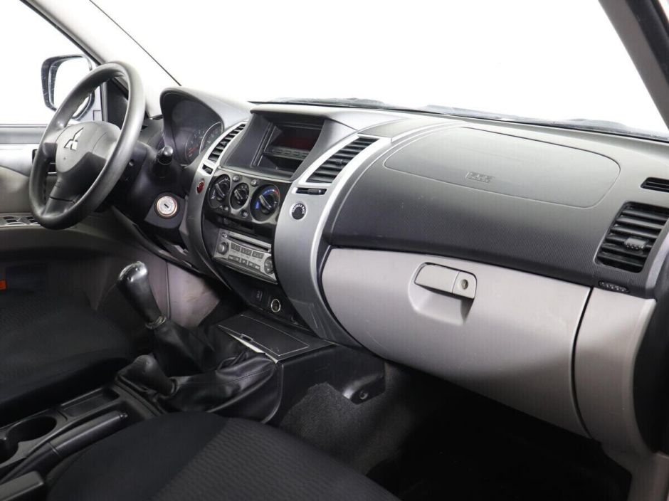 Mitsubishi Pajero Sport 2.5 МКПП, 2013, 134 000 км фото 8