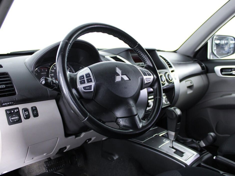 Mitsubishi Pajero Sport 2.5 АКПП, 2014, 110 000 км фото 5