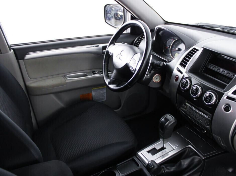 Mitsubishi Pajero Sport 2.5 АКПП, 2014, 110 000 км фото 8