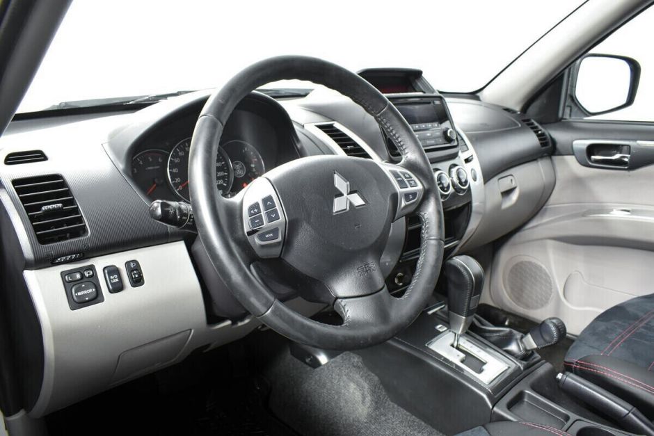 Mitsubishi Pajero Sport 2.5 АКПП, 2014, 111 000 км фото 5