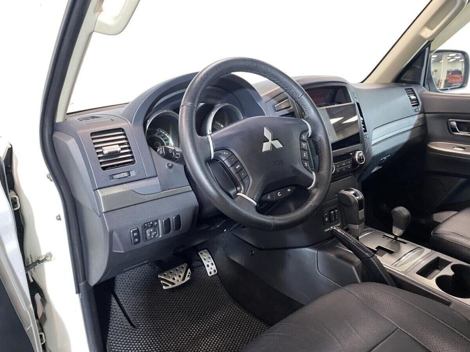 Mitsubishi Pajero 3.2 АКПП, 2013, 122 000 км фото 5