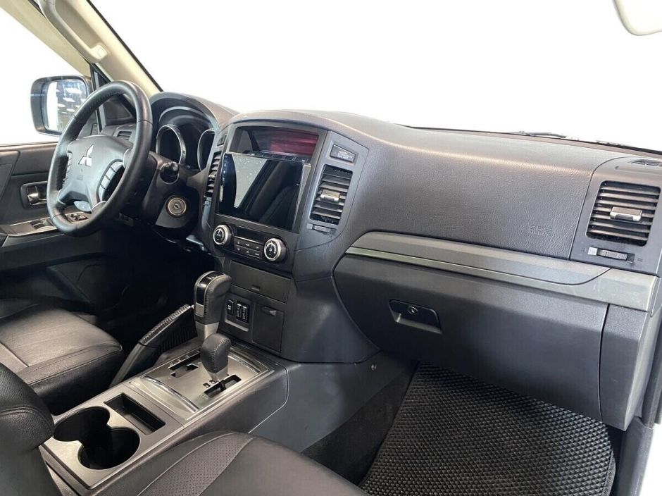 Mitsubishi Pajero 3.2 АКПП, 2013, 122 000 км фото 7
