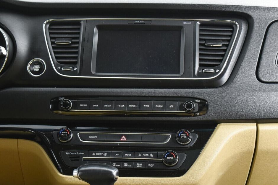 Kia Carnival 2.2 АКПП, 2016, 95 000 км фото 8