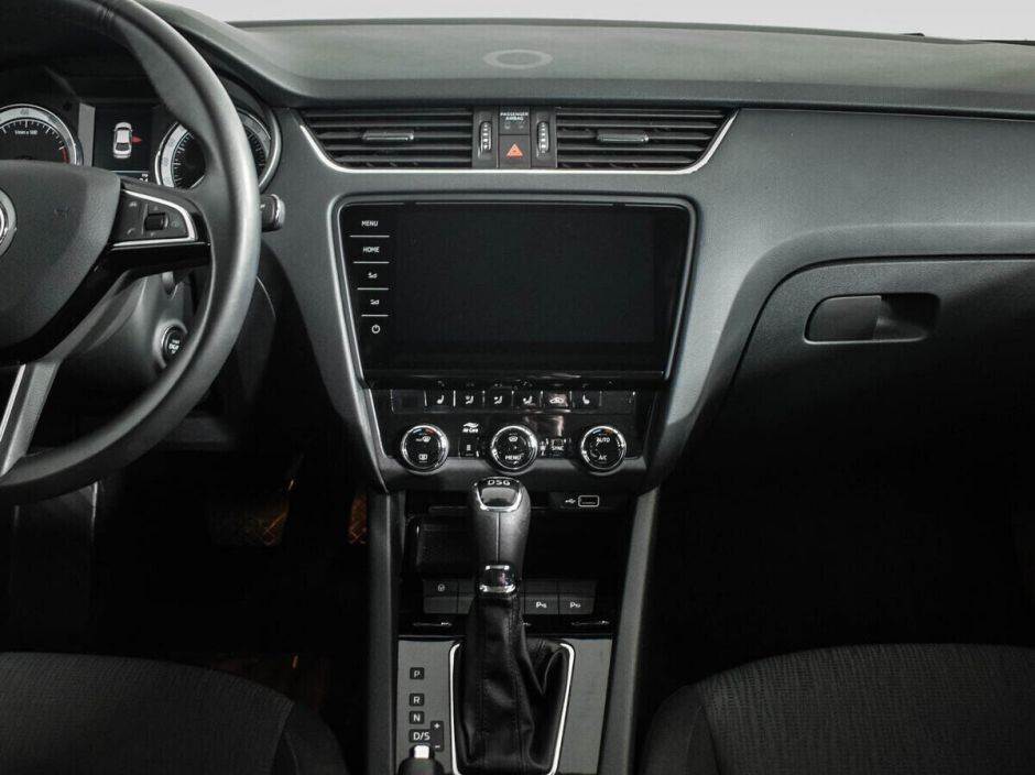Skoda Octavia 1.8 РКПП, 2018, 60 000 км фото 6