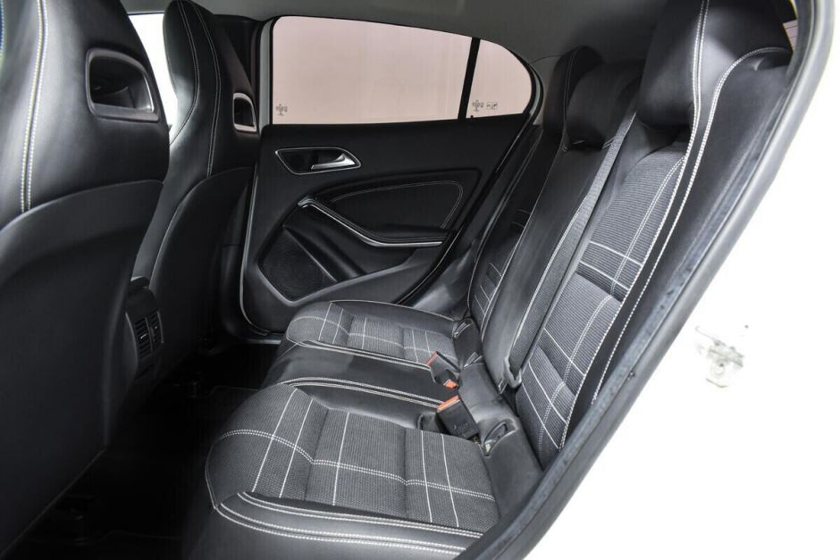 Mercedes-Benz GLA 1.6 РКПП, 2015, 101 000 км фото 10