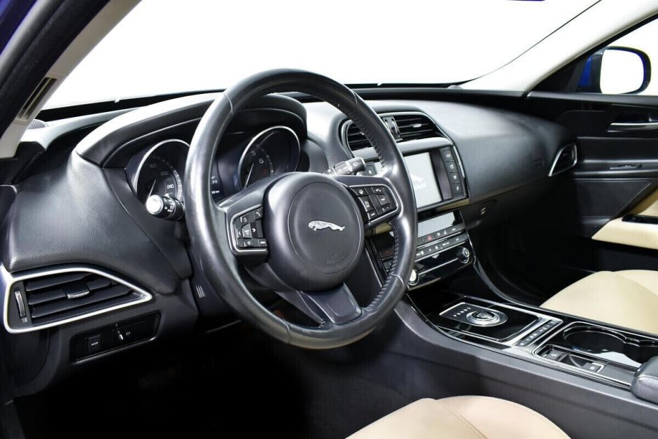 Jaguar XE 2.0 АКПП, 2016, 86 000 км фото 6