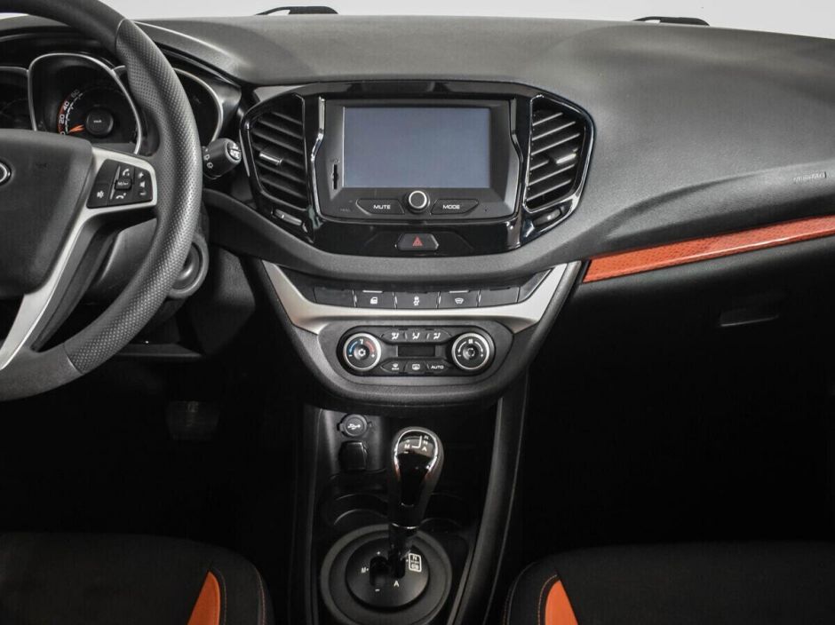 LADA (ВАЗ) Vesta 1.8 РКПП, 2019, 50 000 км фото 5
