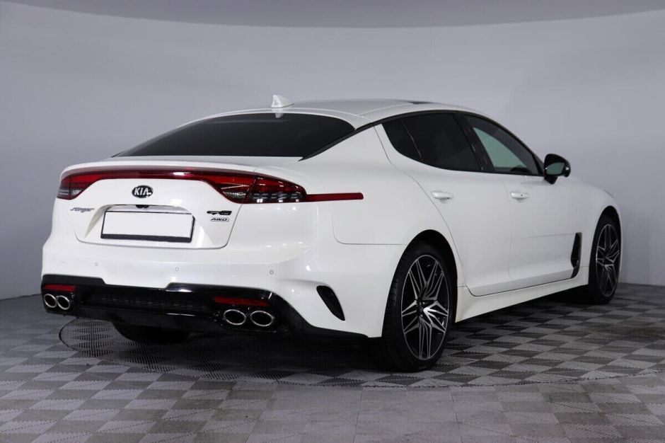 Kia Stinger 2.0 АКПП, 2021, 35 000 км фото 2