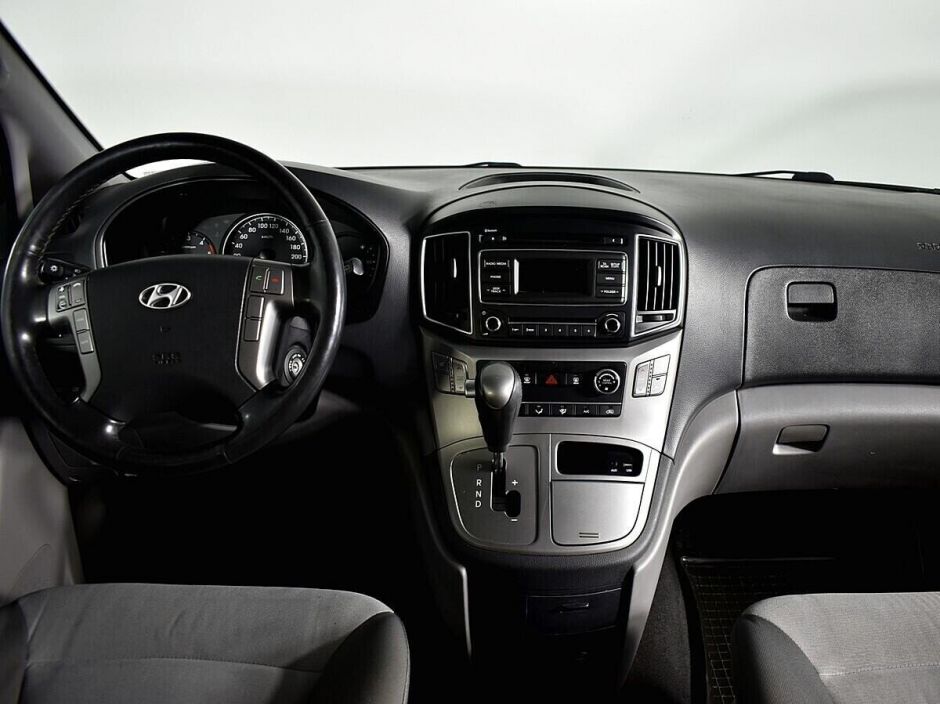 Hyundai H-1 2.5 АКПП, 2016, 90 000 км фото 6