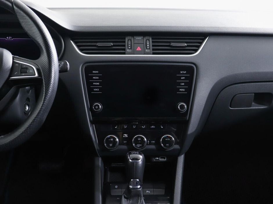 Skoda Octavia 1.8 РКПП, 2018, 59 000 км фото 8